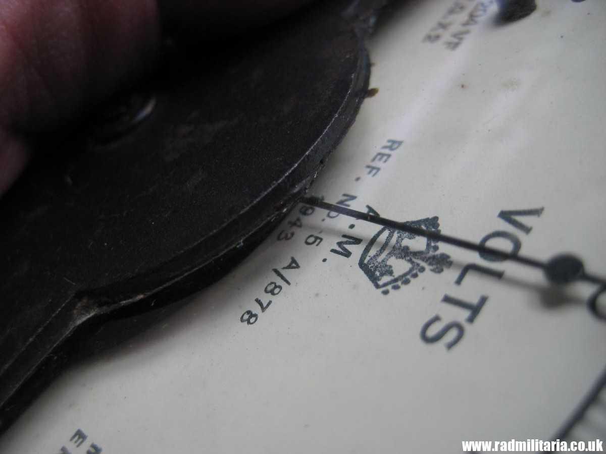& WW2 British A.M. Air Ministry INDICATOR - VOLTS A.M. 1943 Ref. No. 5 A/878 - Image 8