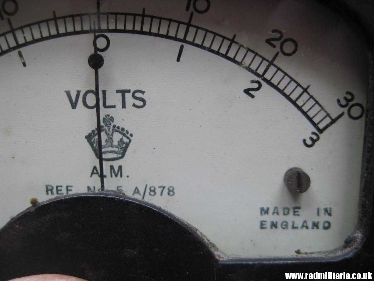 & WW2 British A.M. Air Ministry INDICATOR - VOLTS A.M. 1943 Ref. No. 5 A/878 - Image 10