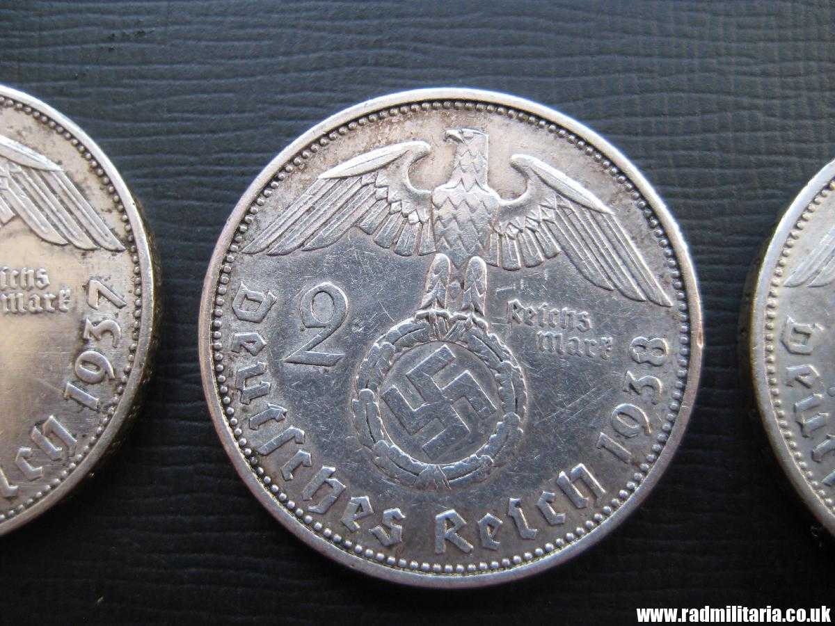& Set of 3 original German 2RM silver COINS from WW2 - 1937, 1938 and 1939 (no.34) - Image 8