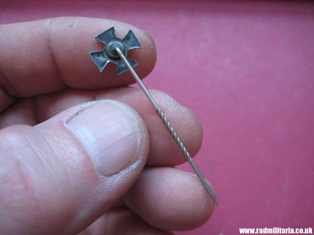 & WW2 miniature German PIN BADGE with Eagle - small pin badge. - Image 4