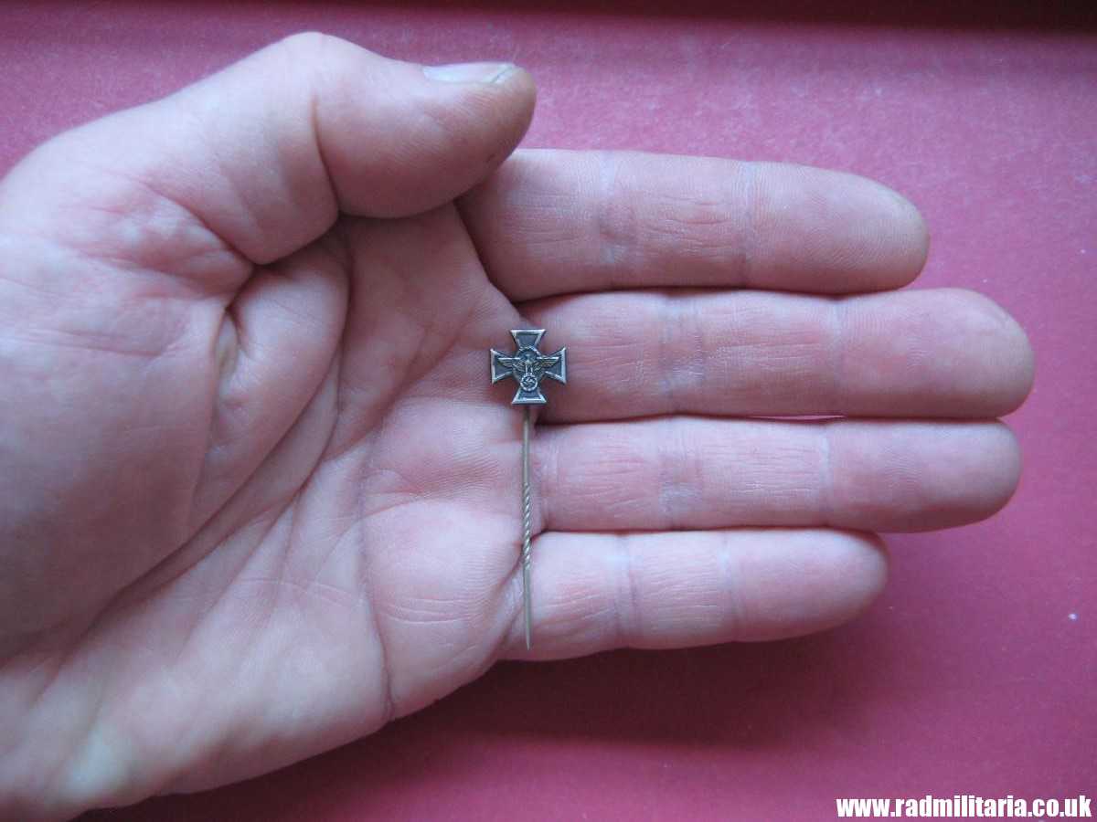 & WW2 miniature German PIN BADGE with Eagle - small pin badge. - Image 6