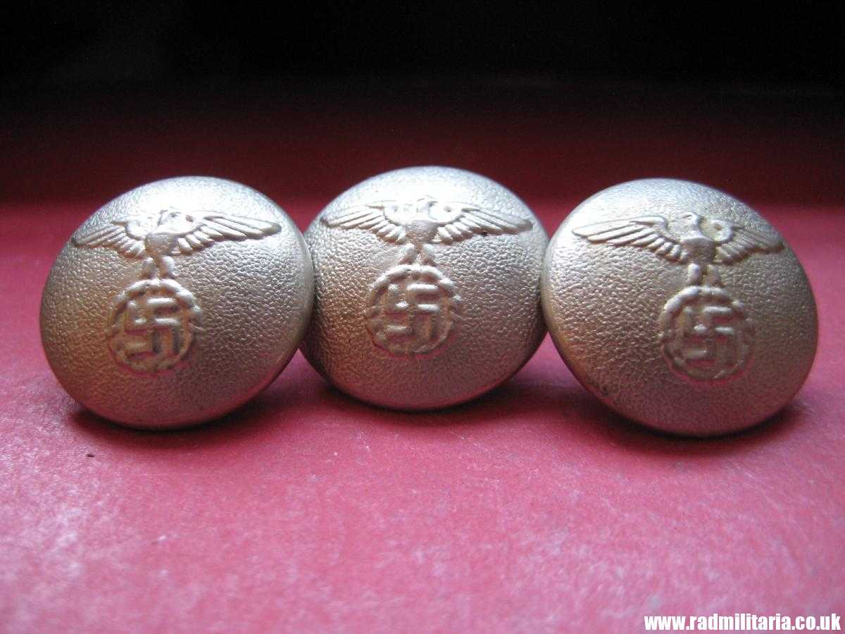 & SET of 3 NSDAP BUTTONS made of white metal in perfect condition. - Image 8