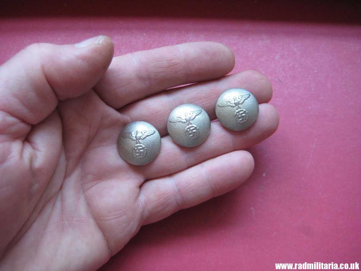 & SET of 3 NSDAP BUTTONS made of white metal in perfect condition. - Image 16