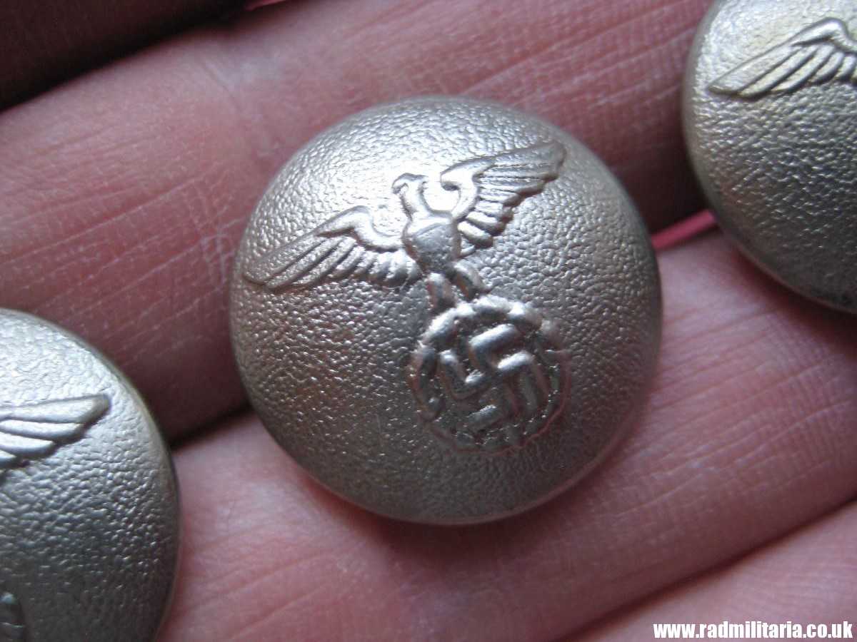 & SET of 3 NSDAP BUTTONS made of white metal in perfect condition. - Image 11