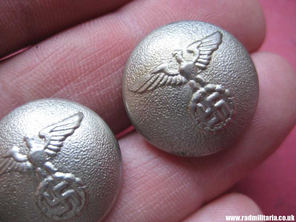 & SET of 3 NSDAP BUTTONS made of white metal in perfect condition. - Image 13