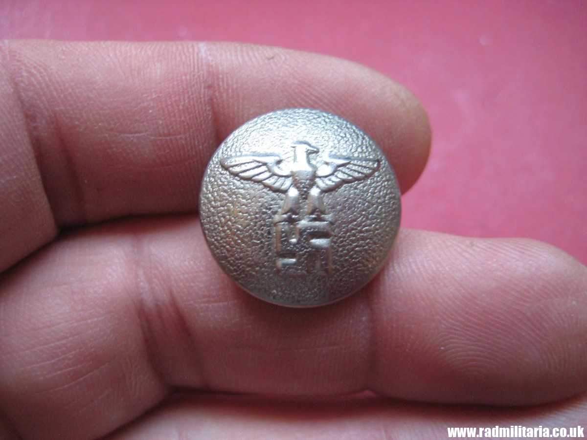 & WW2 German white metal NSDAP BUTTON, marked: RZM M5/82 - very good condition.