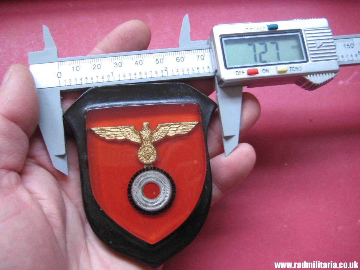 & original German KRIEGSMARINE EAGLE Cap BADGE with Cockade - War souvenir. - Image 12