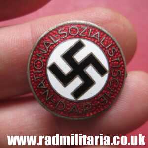 & WW2 original German NSDAP enamel membership BADGE marked: RZM M1/128
