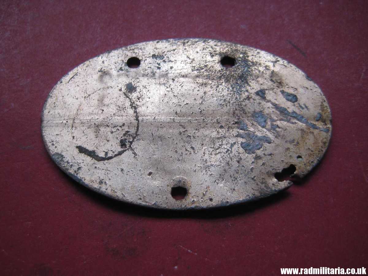 & original WW2 KRIEGSMARINE DOG TAG from 1945 - aluminum ID DISC: KRIEGSMARINE 12420/45K - Image 5