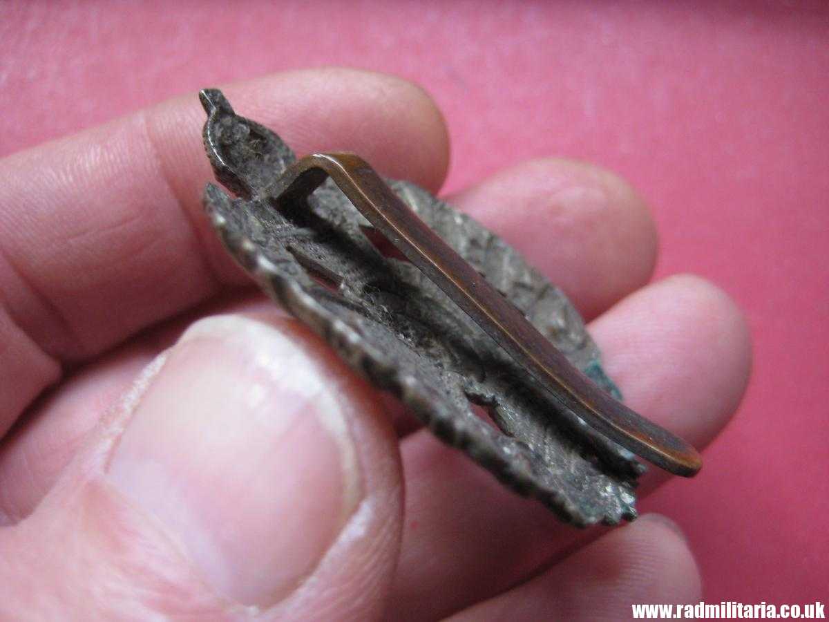 & WW1 original British CAP BADGE - RIFLE BRIGADE (The Prince Consort's Own) white metal REGIMENT badge. - Image 10