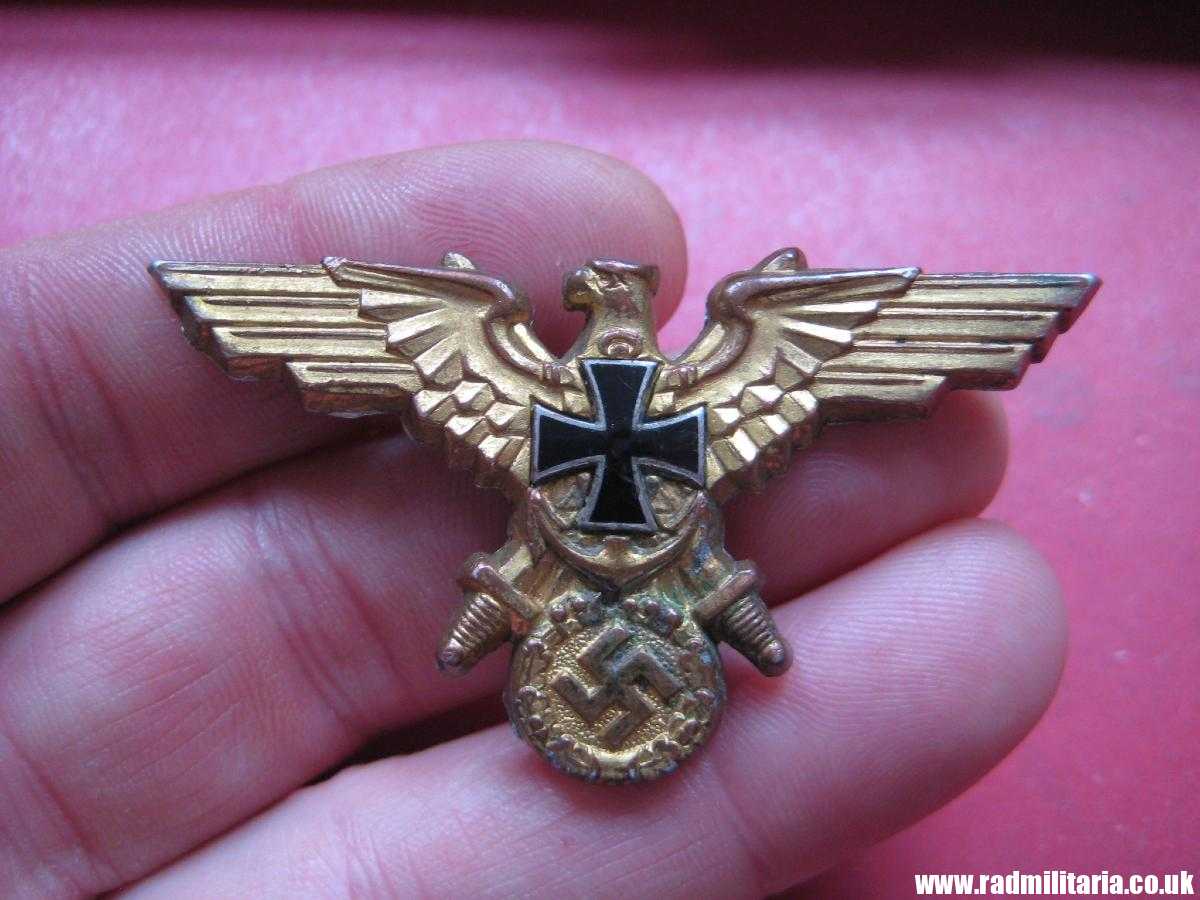 & original German KRIEGSMARINE EAGLE BADGE - gilded BADGE marked: GES. GESCH. - Image 2