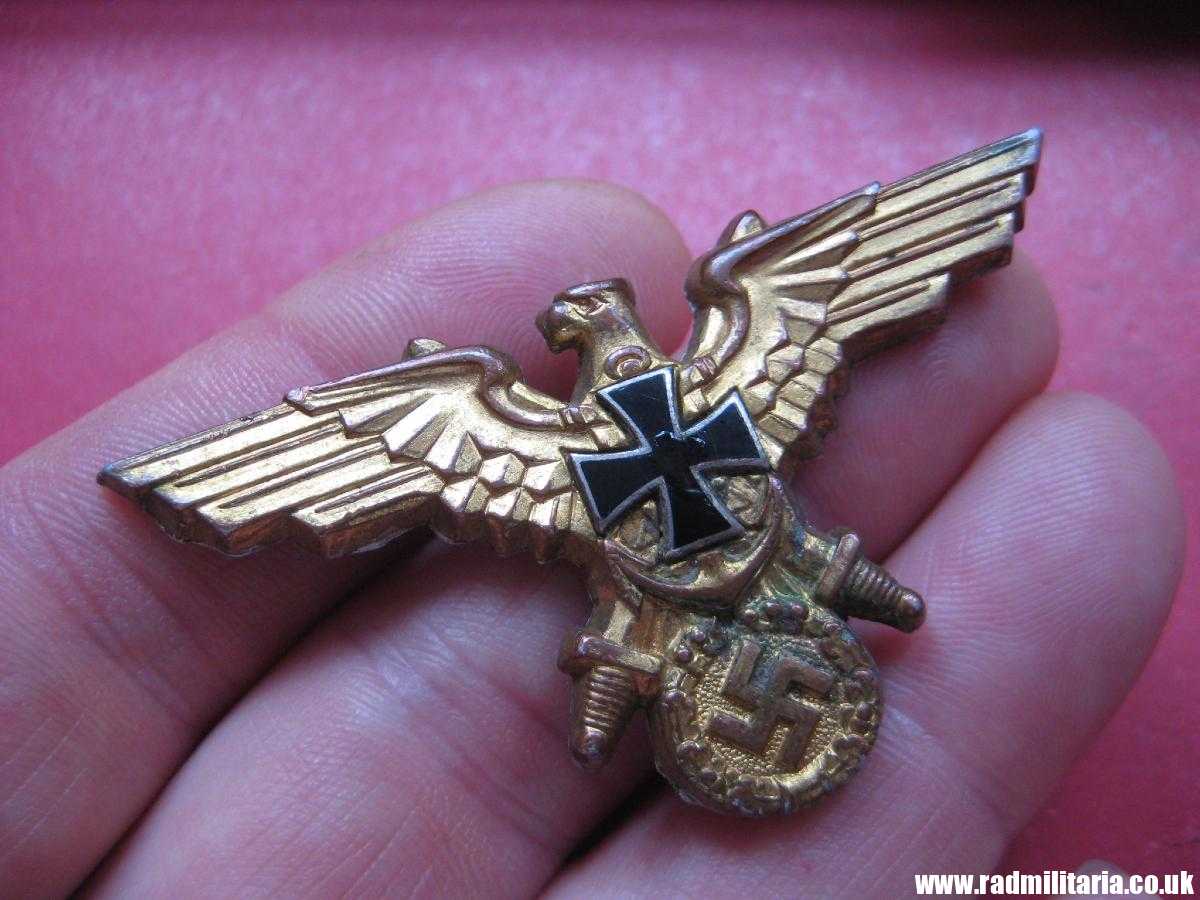 & original German KRIEGSMARINE EAGLE BADGE - gilded BADGE marked: GES. GESCH. - Image 6