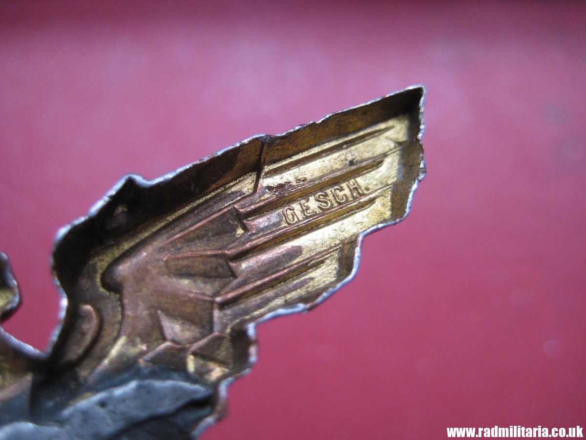 & original German KRIEGSMARINE EAGLE BADGE - gilded BADGE marked: GES. GESCH. - Image 11