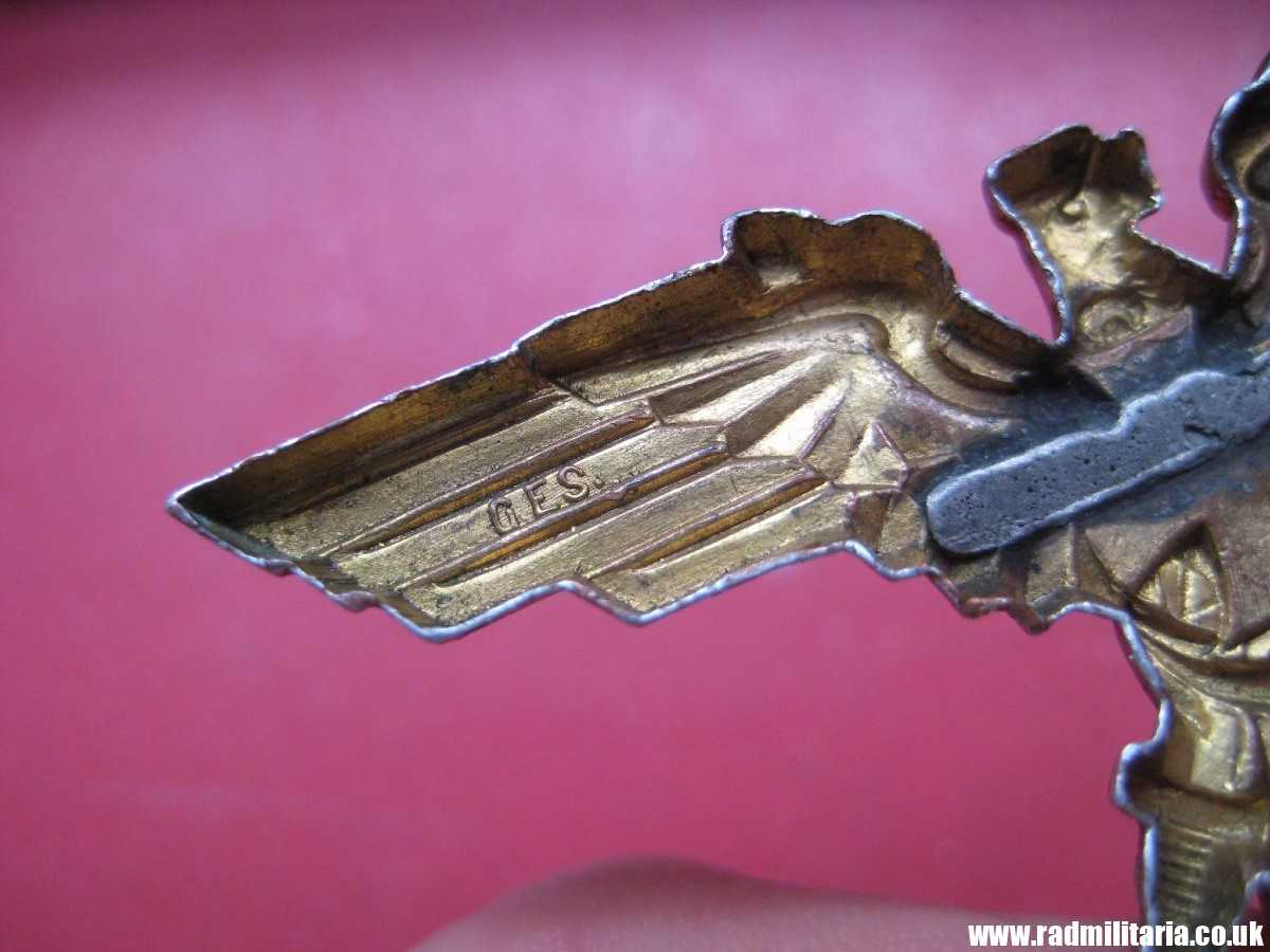 & original German KRIEGSMARINE EAGLE BADGE - gilded BADGE marked: GES. GESCH. - Image 12