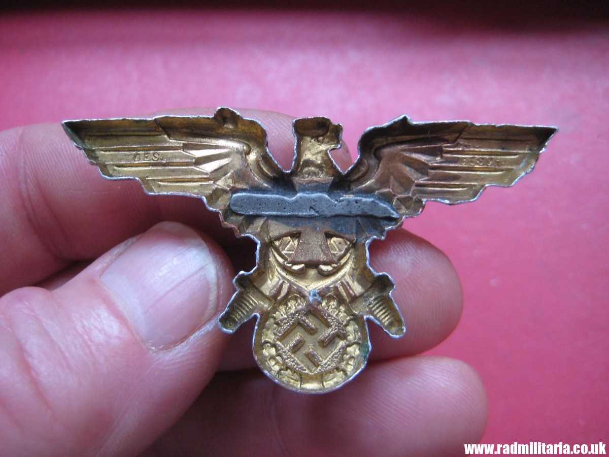 & original German KRIEGSMARINE EAGLE BADGE - gilded BADGE marked: GES. GESCH. - Image 13