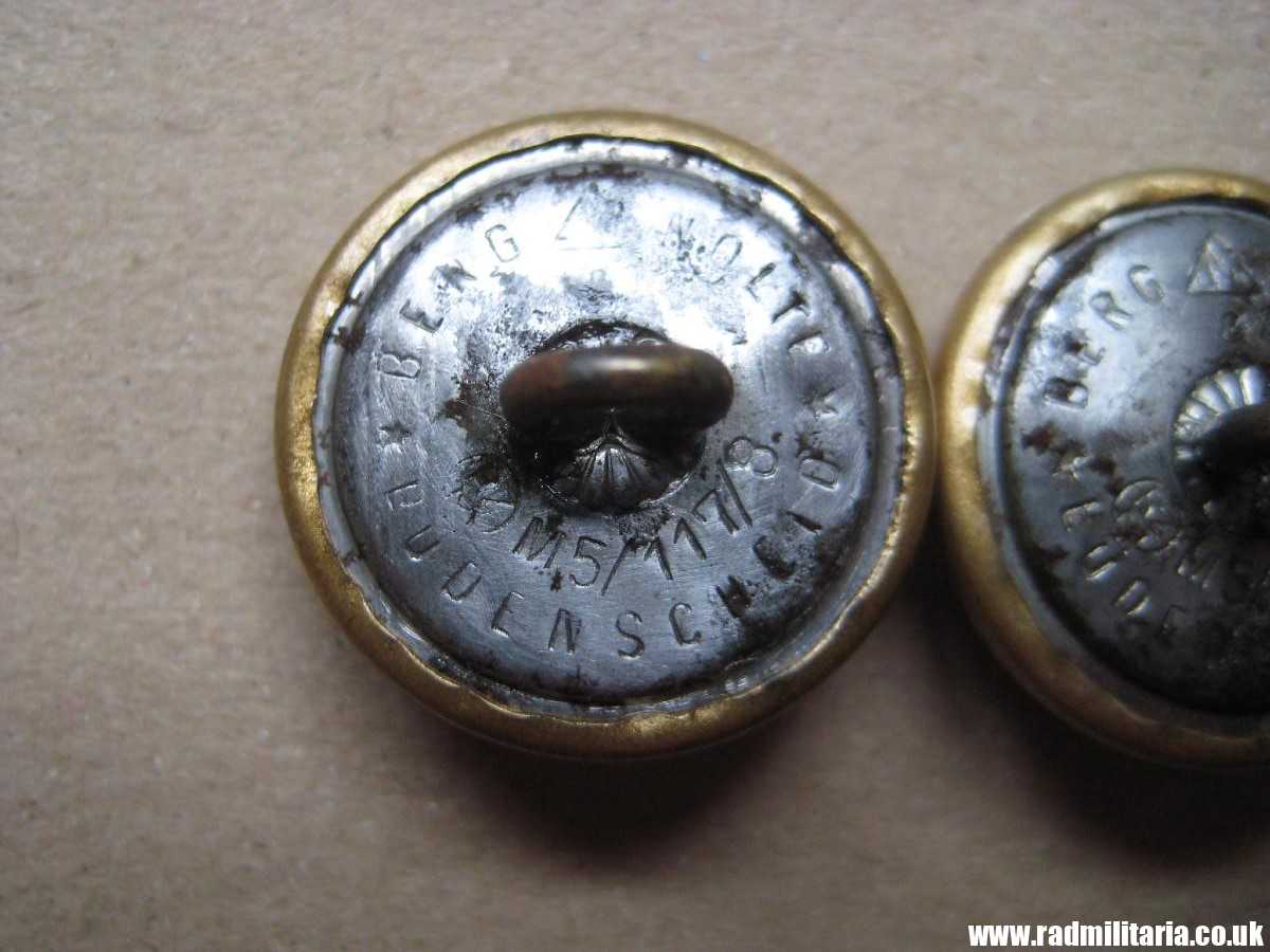& WW2 a PAIR of German NSDAP BUTTONS with eagle, rare marks: RZM M5/117/8 BERG NOLTE. - Image 9