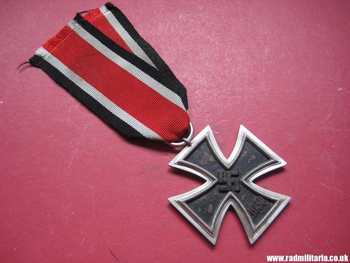 & original WW2 German IRON CROSS 2nd class in good condition - 100% Genuine !! - Image 2