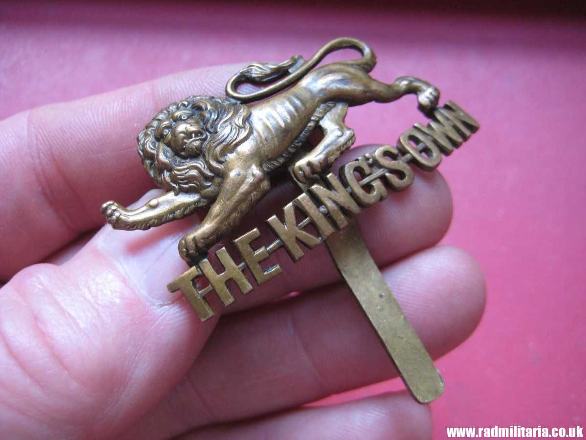 & WW1 British Regimental badge - CAP BADGE: The King's Own Royal Regiment, Lancaster - Original !!