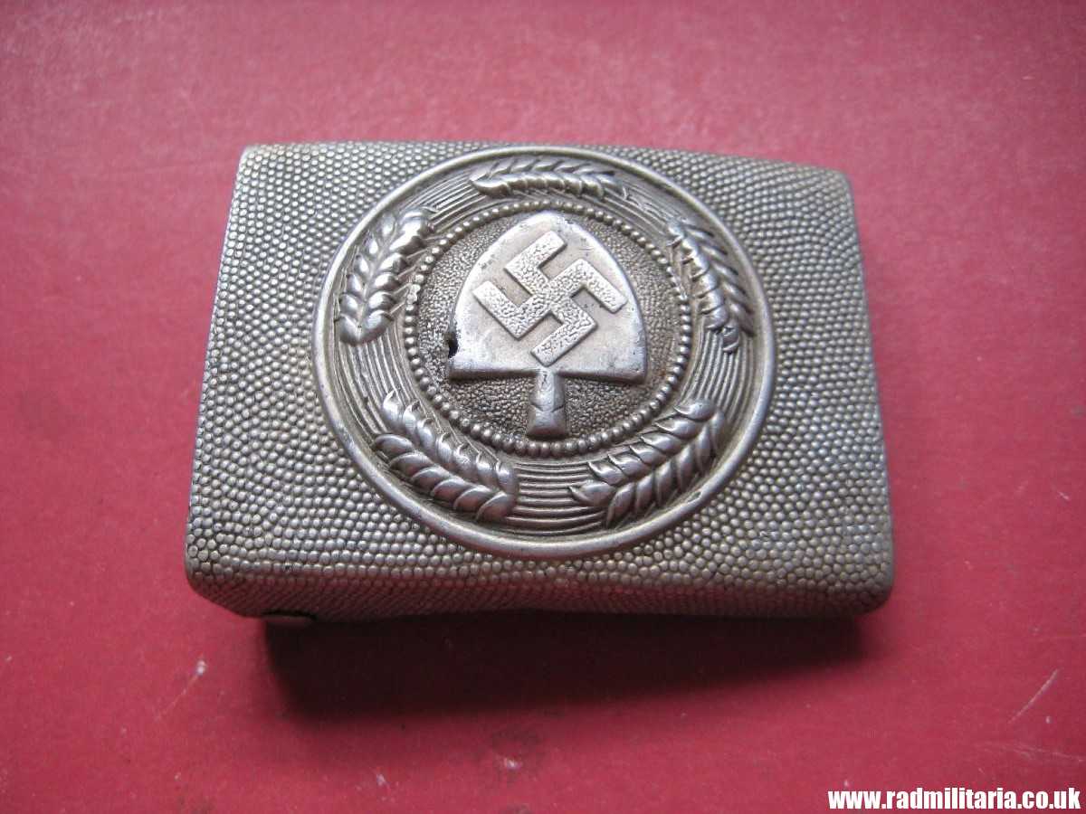 & WW2 original German RAD BELT BUCKLE made of aluminum, marked: K.u.Q.38 (Klein & Quenzer AG, Oberstein) - Image 5