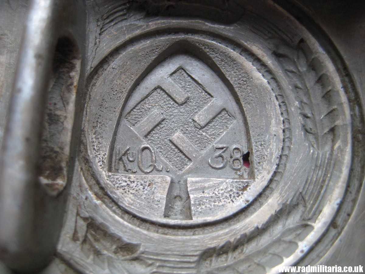 & WW2 original German RAD BELT BUCKLE made of aluminum, marked: K.u.Q.38 (Klein & Quenzer AG, Oberstein) - Image 4