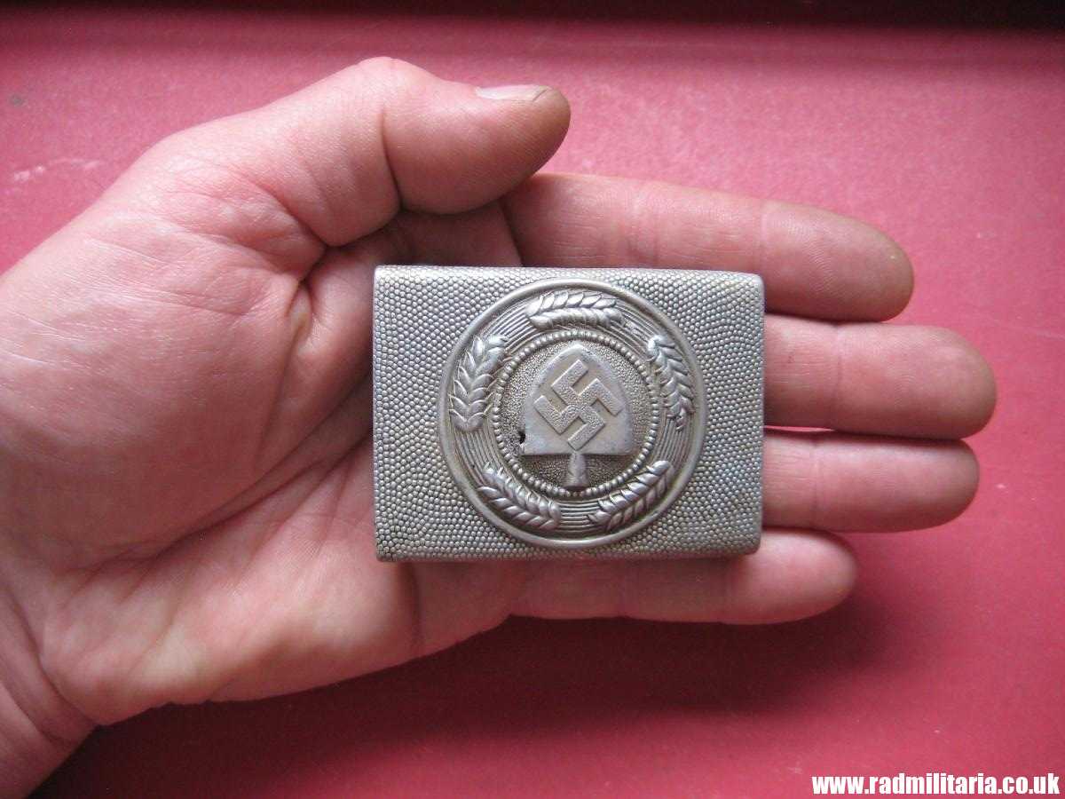 & WW2 original German RAD BELT BUCKLE made of aluminum, marked: K.u.Q.38 (Klein & Quenzer AG, Oberstein) - Image 10