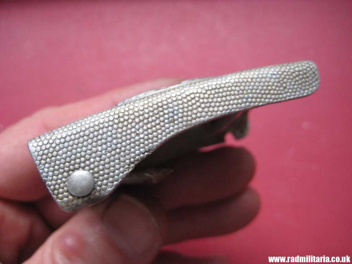 & WW2 original German RAD BELT BUCKLE made of aluminum, marked: K.u.Q.38 (Klein & Quenzer AG, Oberstein) - Image 12