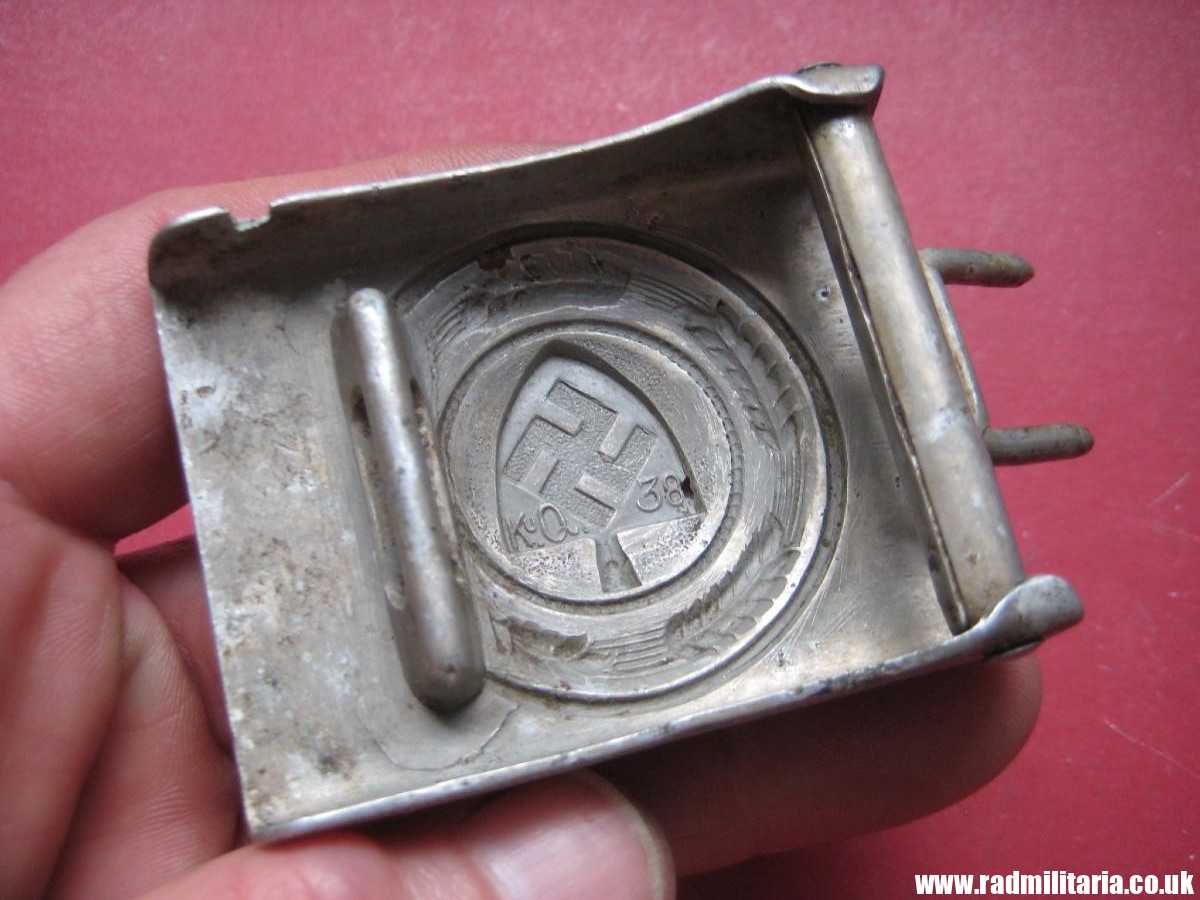 & WW2 original German RAD BELT BUCKLE made of aluminum, marked: K.u.Q.38 (Klein & Quenzer AG, Oberstein) - Image 16
