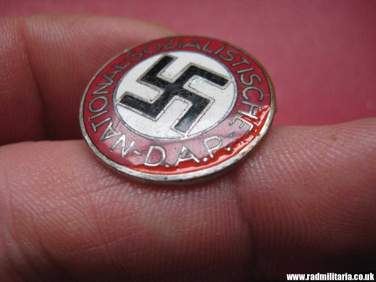 & original WW2 NSDAP enamel MEMBERSHIP BADGE marked RZM M1/109 - Image 11