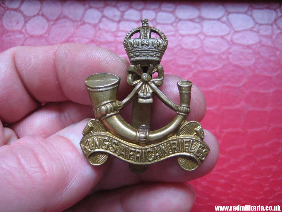 & WW1/WW2 British Army KING'S AFRICAN RIFLES metal CAP BADGE.