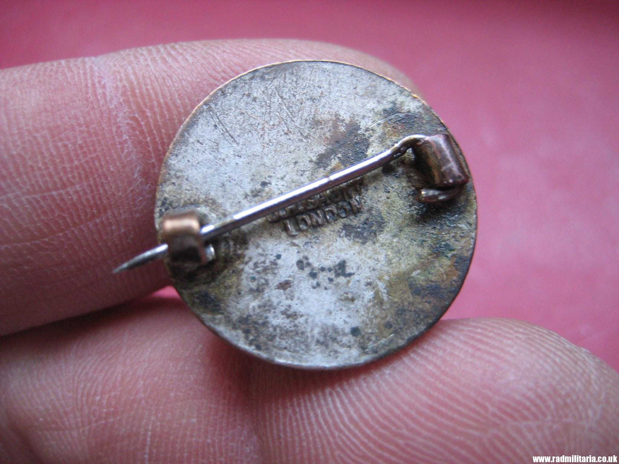 & Enamel BADGE British Gliding Association BGA, marked: J.R.GAUNT LONDON - genuine ! - Image 5