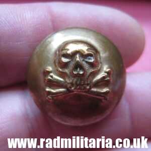 & British MILITARY SKULL BUTTON - 17th Lancers Regiment, maker: JENNENS & Co London.