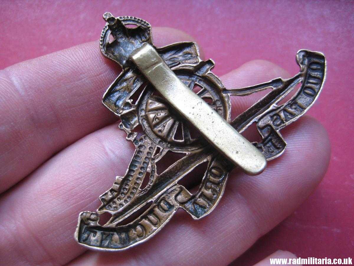 & WW1 British CAP BADGE: Royal Artillery Territorials. - Image 4