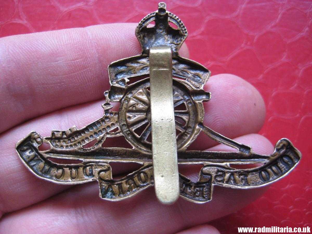 & WW1 British CAP BADGE: Royal Artillery Territorials. - Image 17
