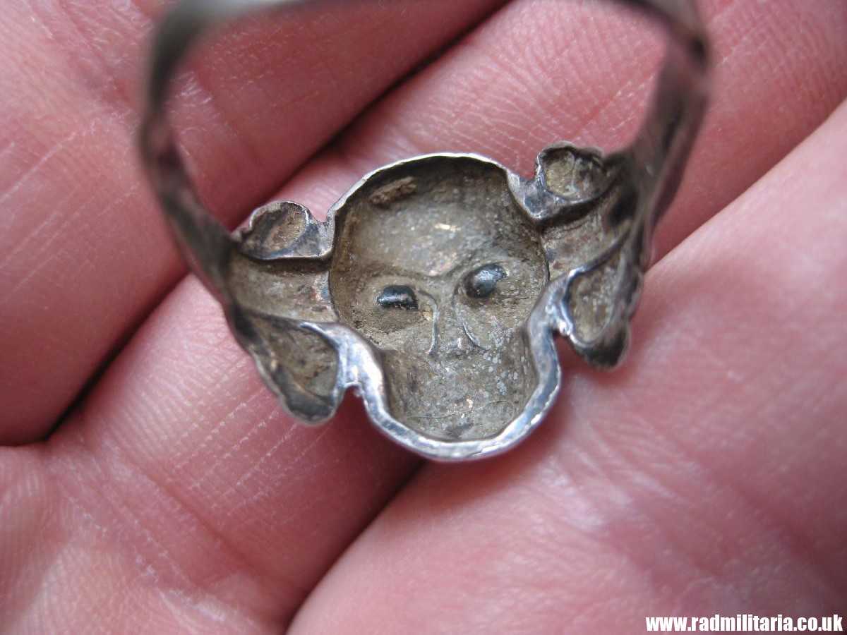 & WW2 original Waffen SS officer - SKULL RING, DEATH HEAD RING, silver "800". - Image 3