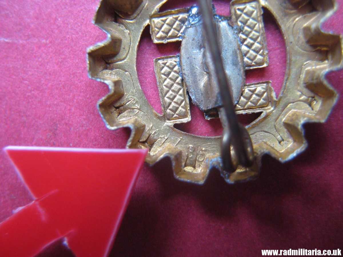 & original DAF BADGE - DEUTSCHE ARBEITSFRONT - gilded badge, RZM M1/35 - Image 11