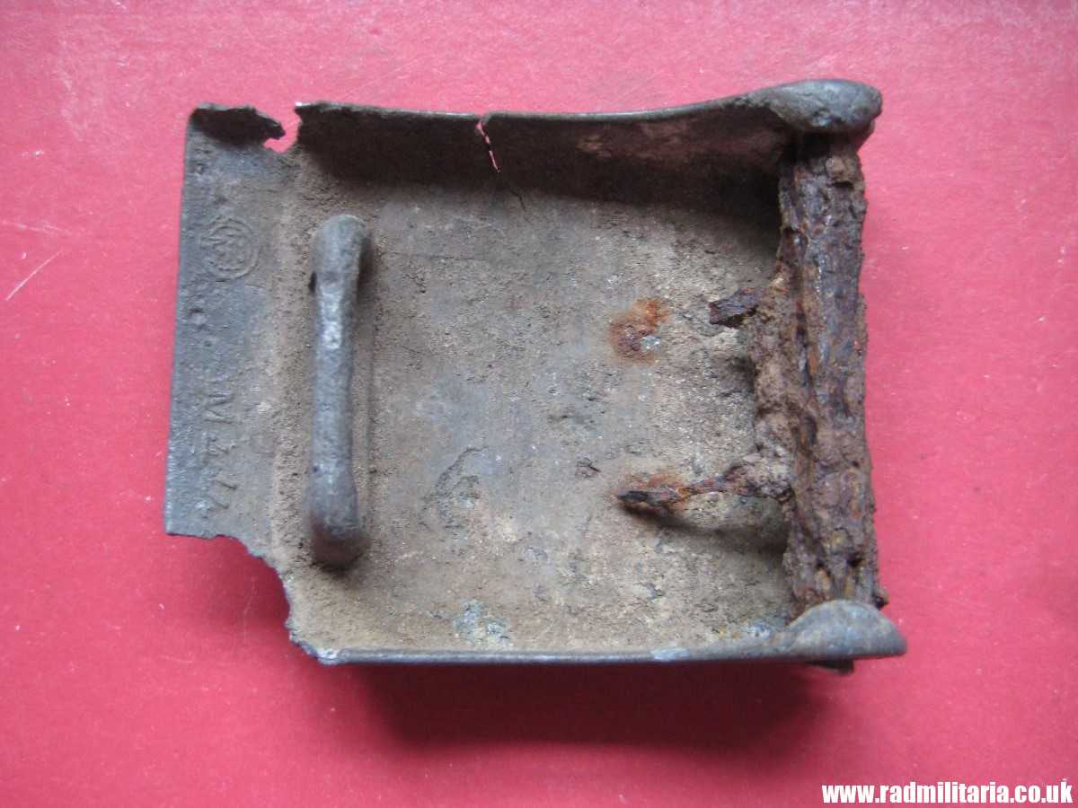 & WW2 original German Hitler Youth HJ BELT BUCKLE, marked: RZM M4/44. metal detecting find. - Image 4