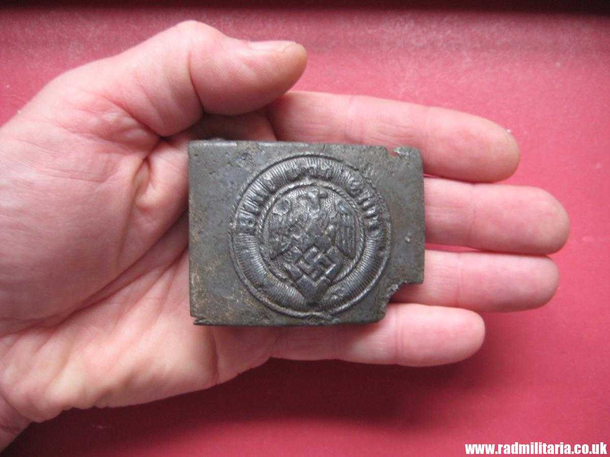 & WW2 original German Hitler Youth HJ BELT BUCKLE, marked: RZM M4/44. metal detecting find. - Image 3