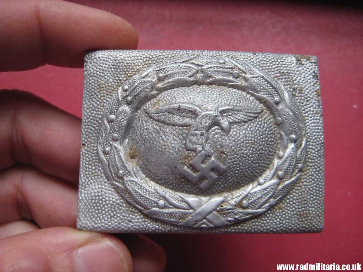 & WW2 original German 1st pattern Luftwaffe BELT BUCKLE aluminum, rare. - Image 2
