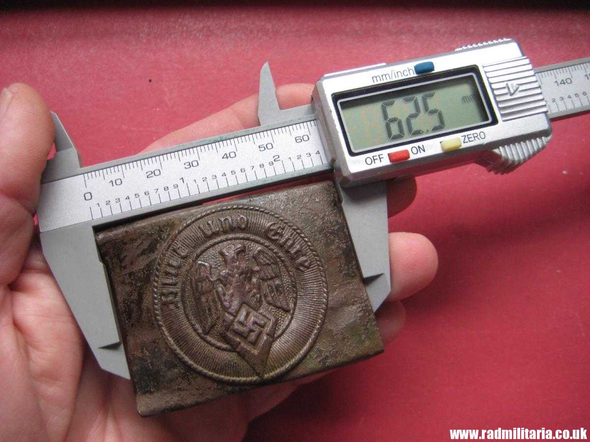 & WW2 original early HITLER YOUTH - HJ Belt BUCKLE white metal, marked: "A A&S O&C GES. GESCH." - Image 3