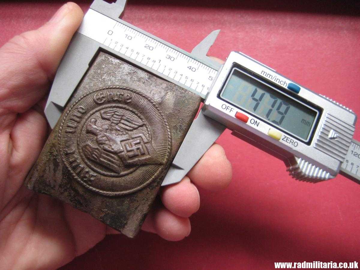 & WW2 original early HITLER YOUTH - HJ Belt BUCKLE white metal, marked: "A A&S O&C GES. GESCH." - Image 4