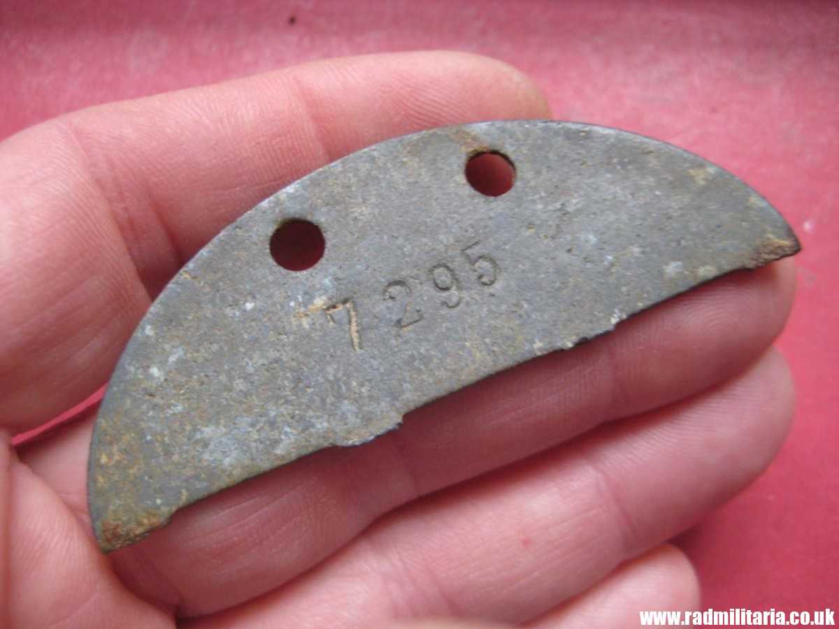 & WW2 original SS DOG TAG ID Disc: Totenkopf Div: SS-T. Jnf. Ers. Btl. III, genuine. - Image 10
