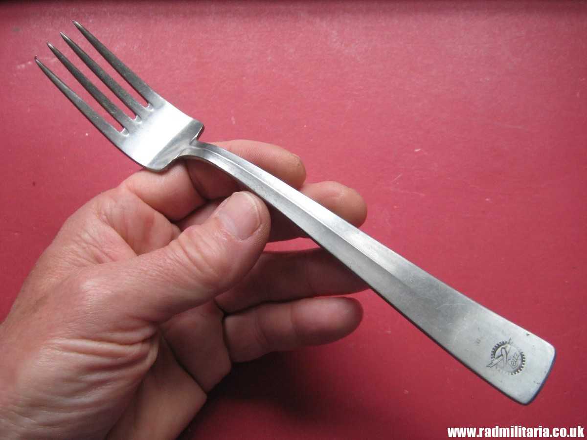 & WW2 German FORK with swastika from LEITZ FACTORY marking: M.D.A Sch.d.A. HMZ Rostfrei - good condition, rare !! - Image 9