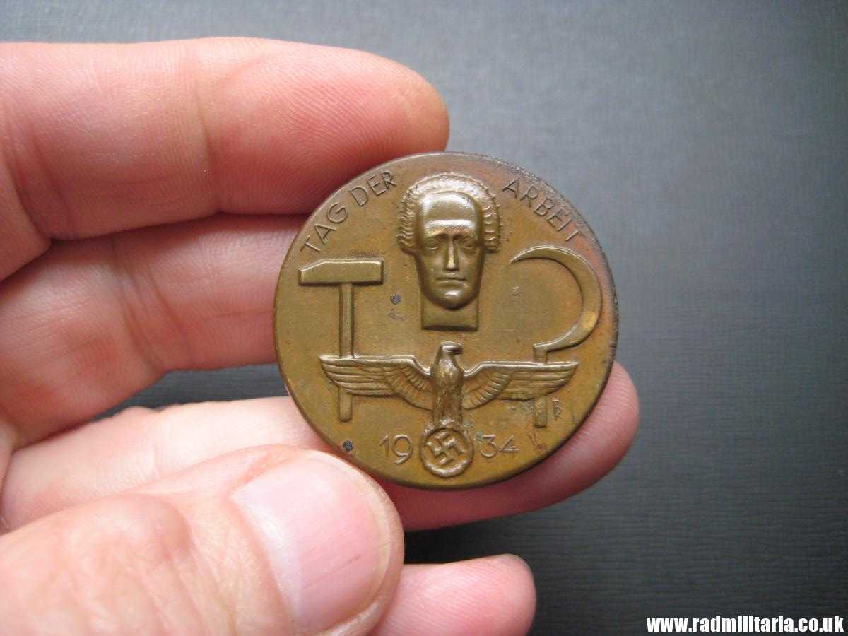 & pre WW2 original nazi GERMAN BADGE - Tag Der Arbeit 1934 with maker marks: "ZIEMER & SOHNE OBERSTEIN" - Image 2