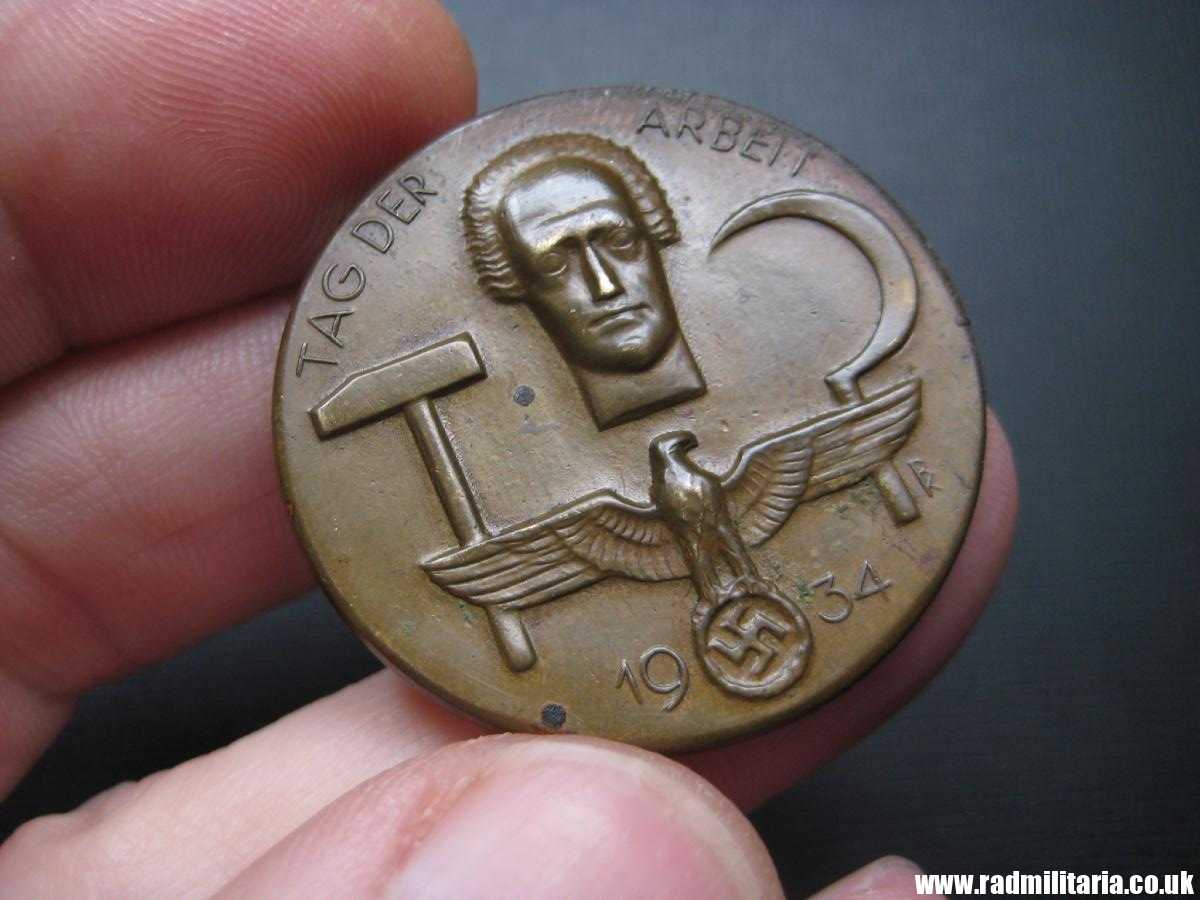 & pre WW2 original nazi GERMAN BADGE - Tag Der Arbeit 1934 with maker marks: "ZIEMER & SOHNE OBERSTEIN"