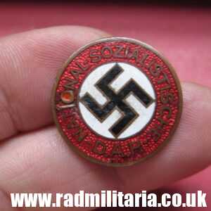 & WW2 German early NSDAP enamel membership BADGE marked: GES. GESCH.