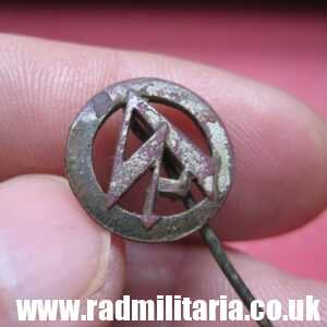 & WW2 original Nazi German metal SA Pin BADGE - metal detecting find.