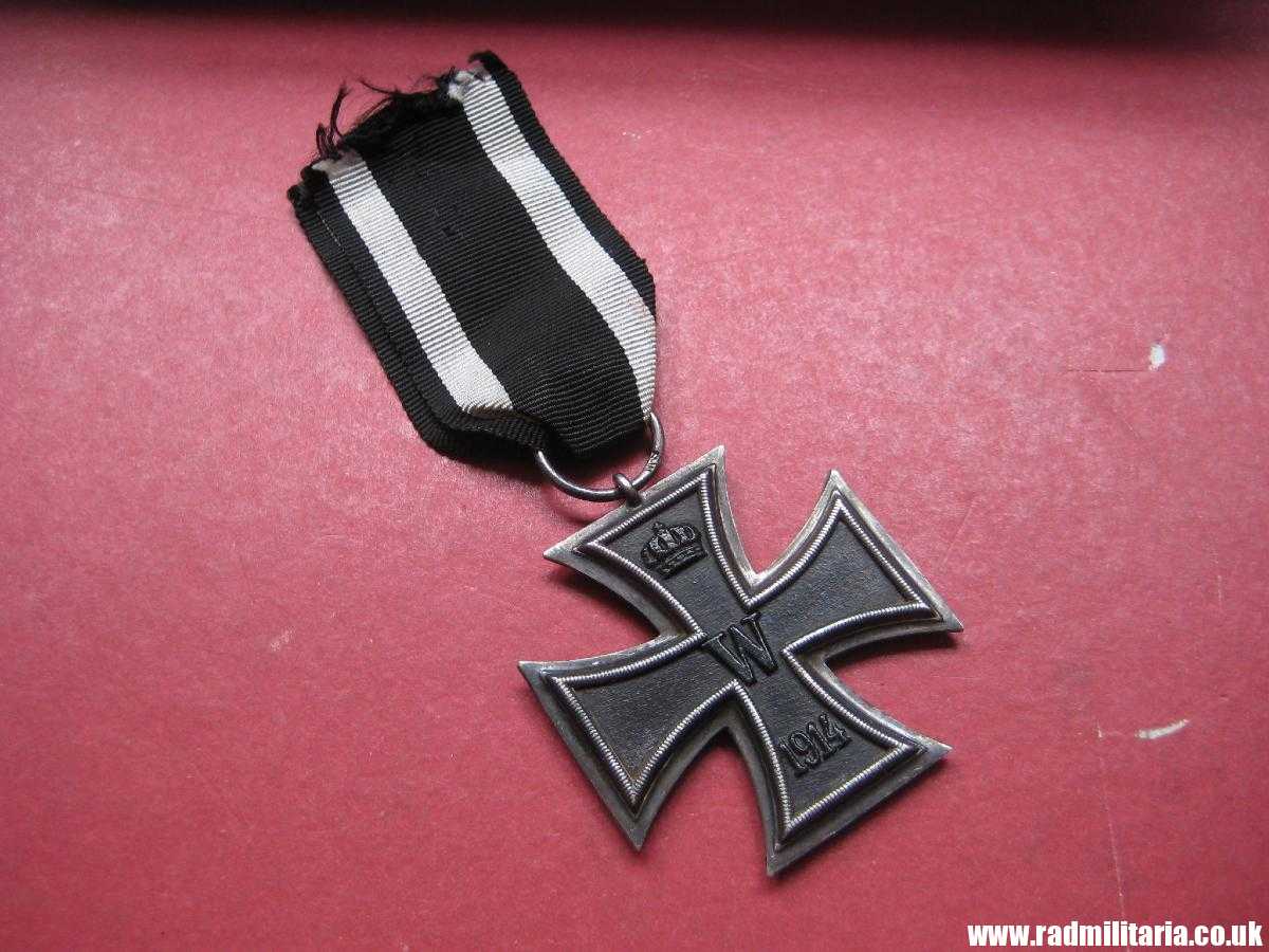 & original WW1 German IRON CROSS 2nd class in good condition with maker marks: SW (Sy & Wagner) - genuine ! - Image 4