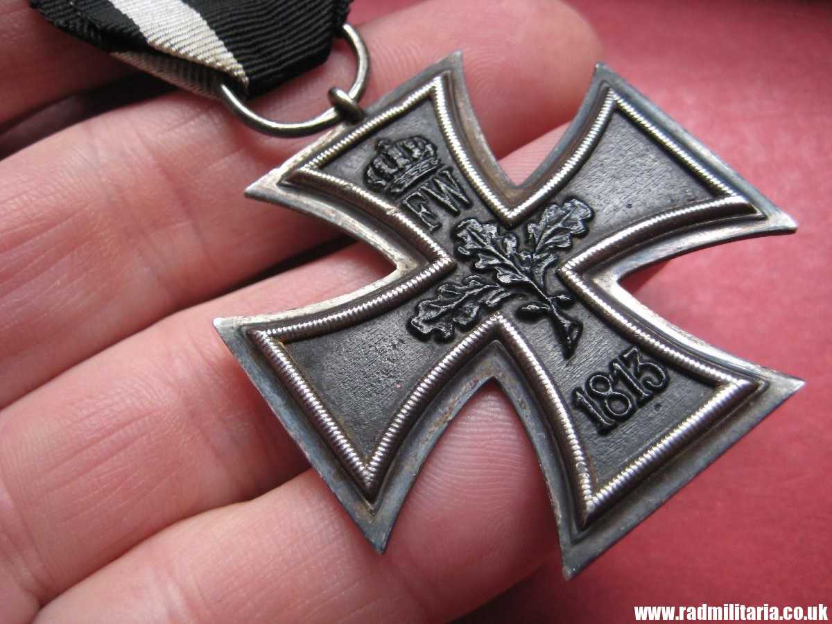 & original WW1 German IRON CROSS 2nd class in good condition with maker marks: SW (Sy & Wagner) - genuine ! - Image 2