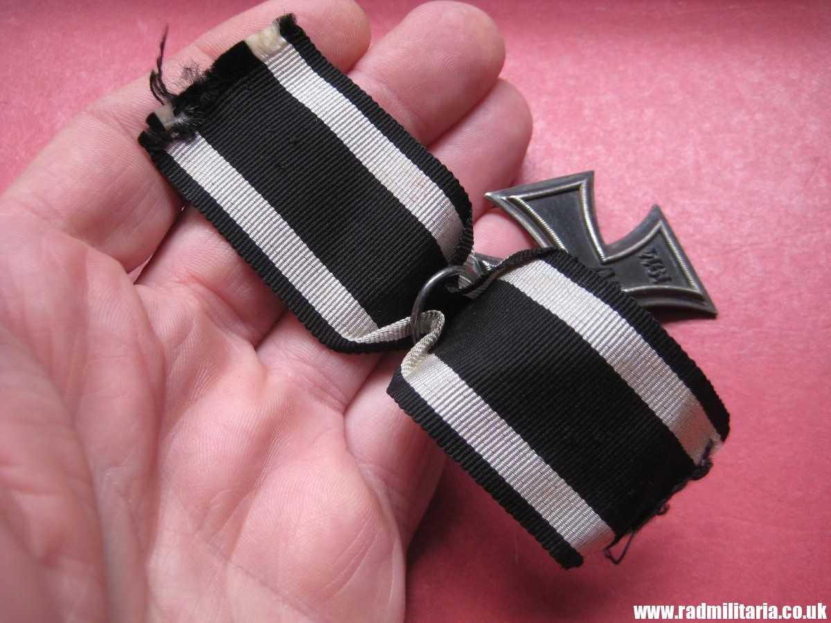 & original WW1 German IRON CROSS 2nd class in good condition with maker marks: SW (Sy & Wagner) - genuine ! - Image 6