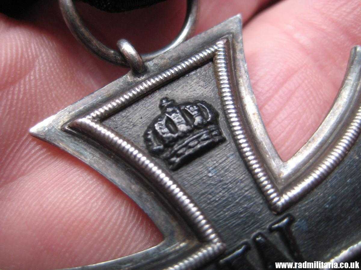 & original WW1 German IRON CROSS 2nd class in good condition with maker marks: SW (Sy & Wagner) - genuine ! - Image 18